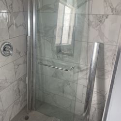 Tub/Shower Enclosure 