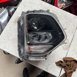Hyundai Santa Fe Right Headlight Oem