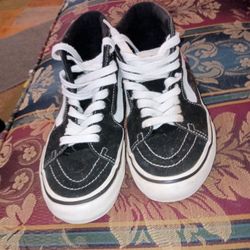 Youth 4.5  Women's 6 