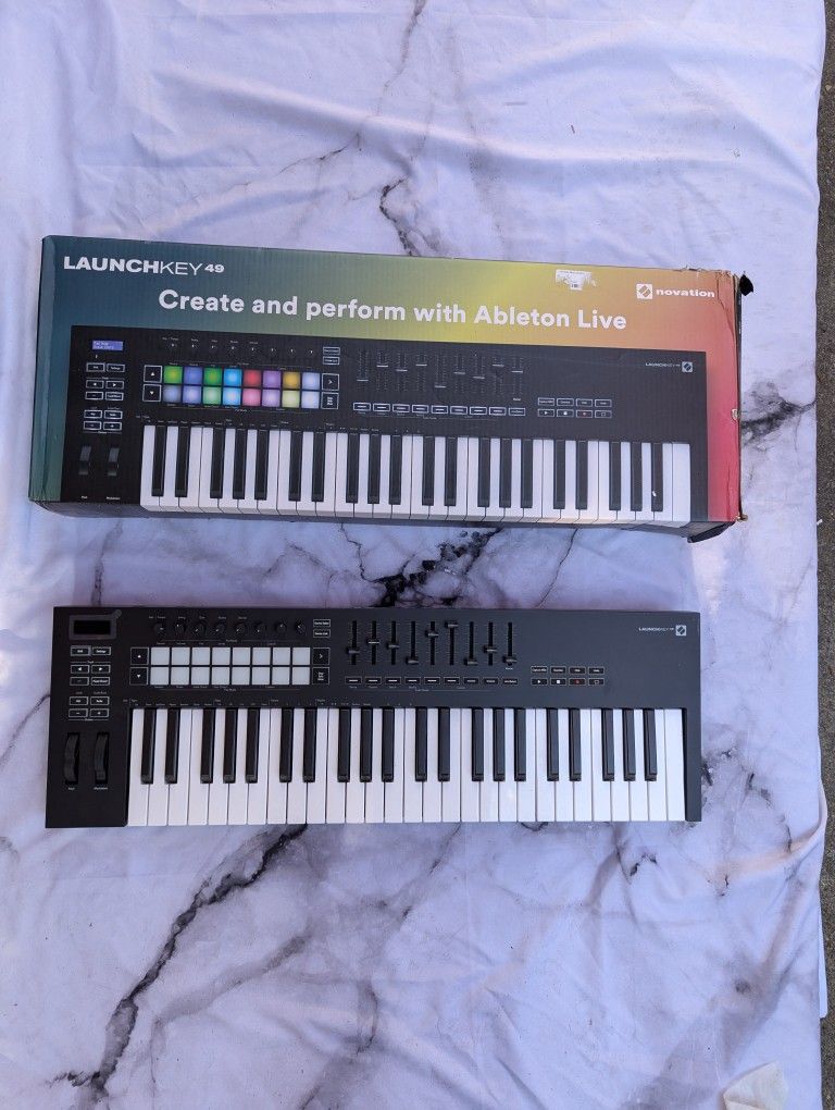 Novation Launchkey 49 Midi Controller Keyboard
