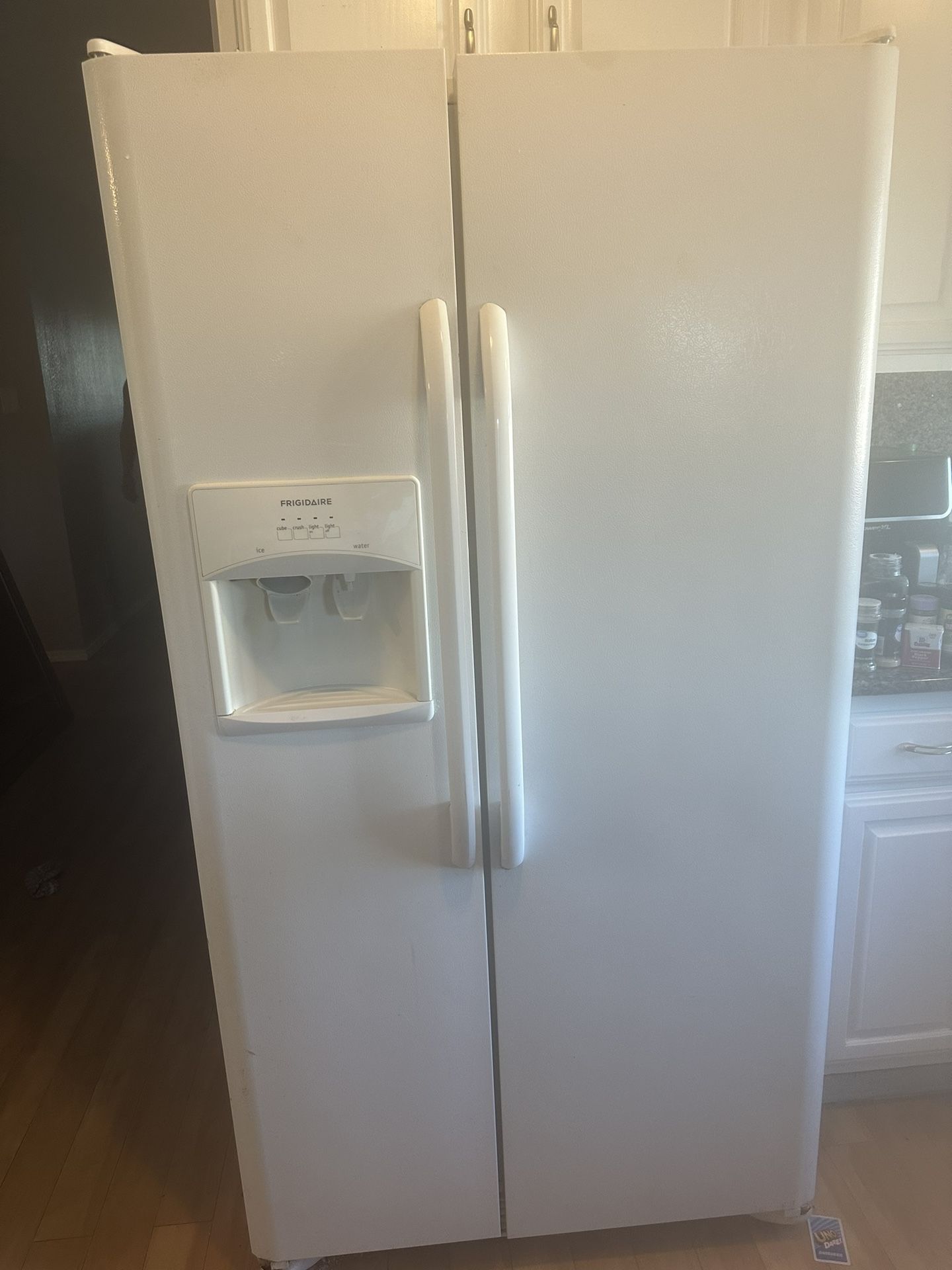 Refrigerator 