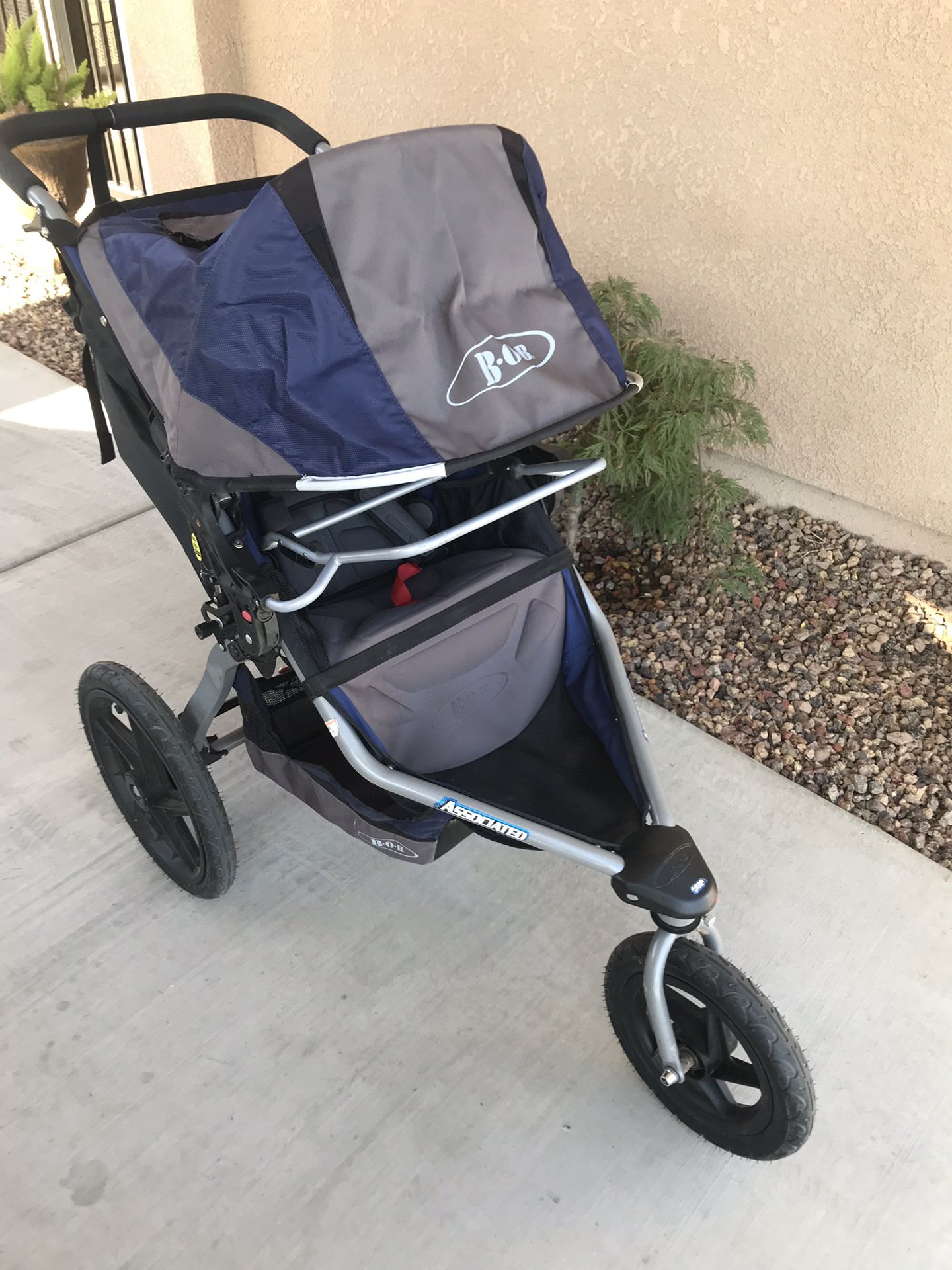 Bob jogging stroller with car seat adapter