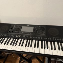Yamaha PSR-SX920 61-Key Arranger Keyboard
