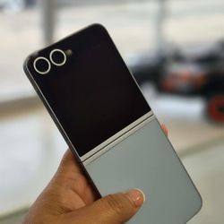 Galaxy ZFlip 6 UNLOCKED 256GB