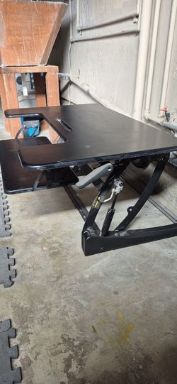 Monitor/Keyboard Lift
