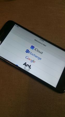 IPhone 7 256gb w charger unlocked