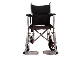MEDLINE BRAND WHEELCHAIR SEMI-NEW AND IN EXCELLENT MEDICAL USE