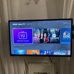 32 Inch Smart TV-RCA-ROKU Like New Excellent Condition 