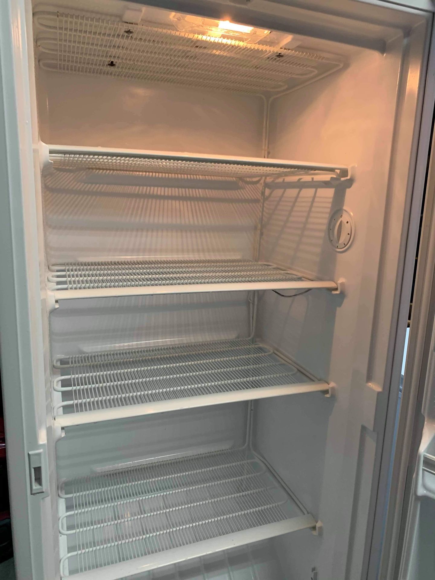Amana 20 CU FT upright freezer for Sale in Everett, WA OfferUp