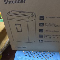 New Cross Cut Shredder Still In Box