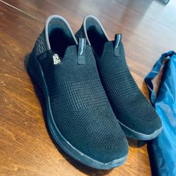 Skechers Women's Hands Free Slip Ins Sneakers Size: 5 Ultra Flex 3.0  Cozy Sneakers with Bag