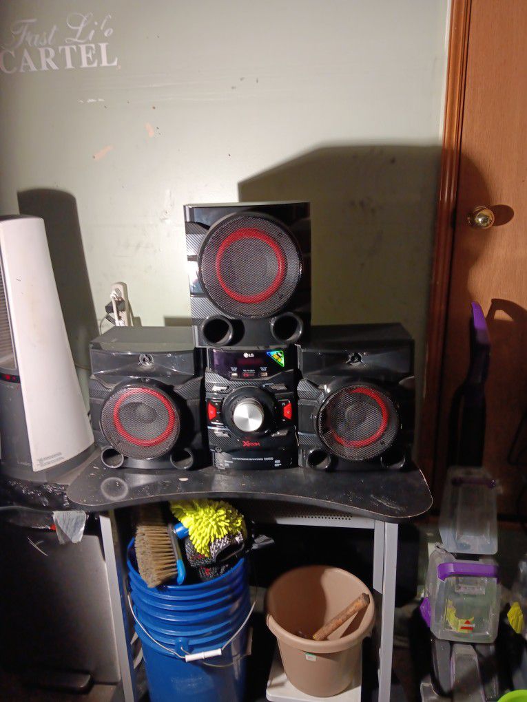 Black 4 Piece Home Stereo System 