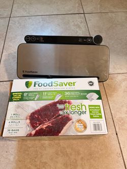 Food saver vacuum sealer with bags