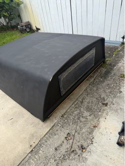 Truck bed topper