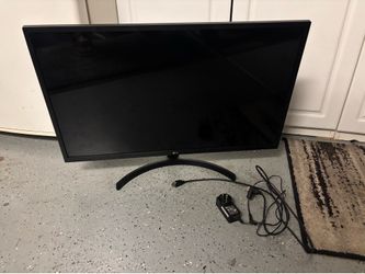 LG Monitor 32”
