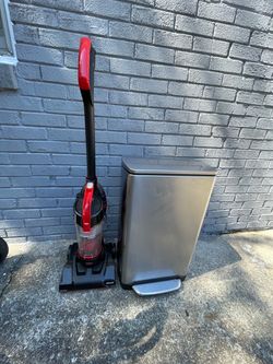 Dirt devil vacuum cleaner+stainless steel trashcan