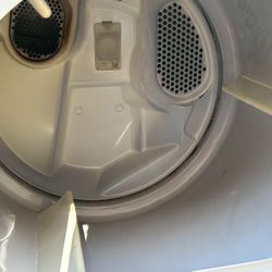 MAYTAG Laundry . Pick Up Only.