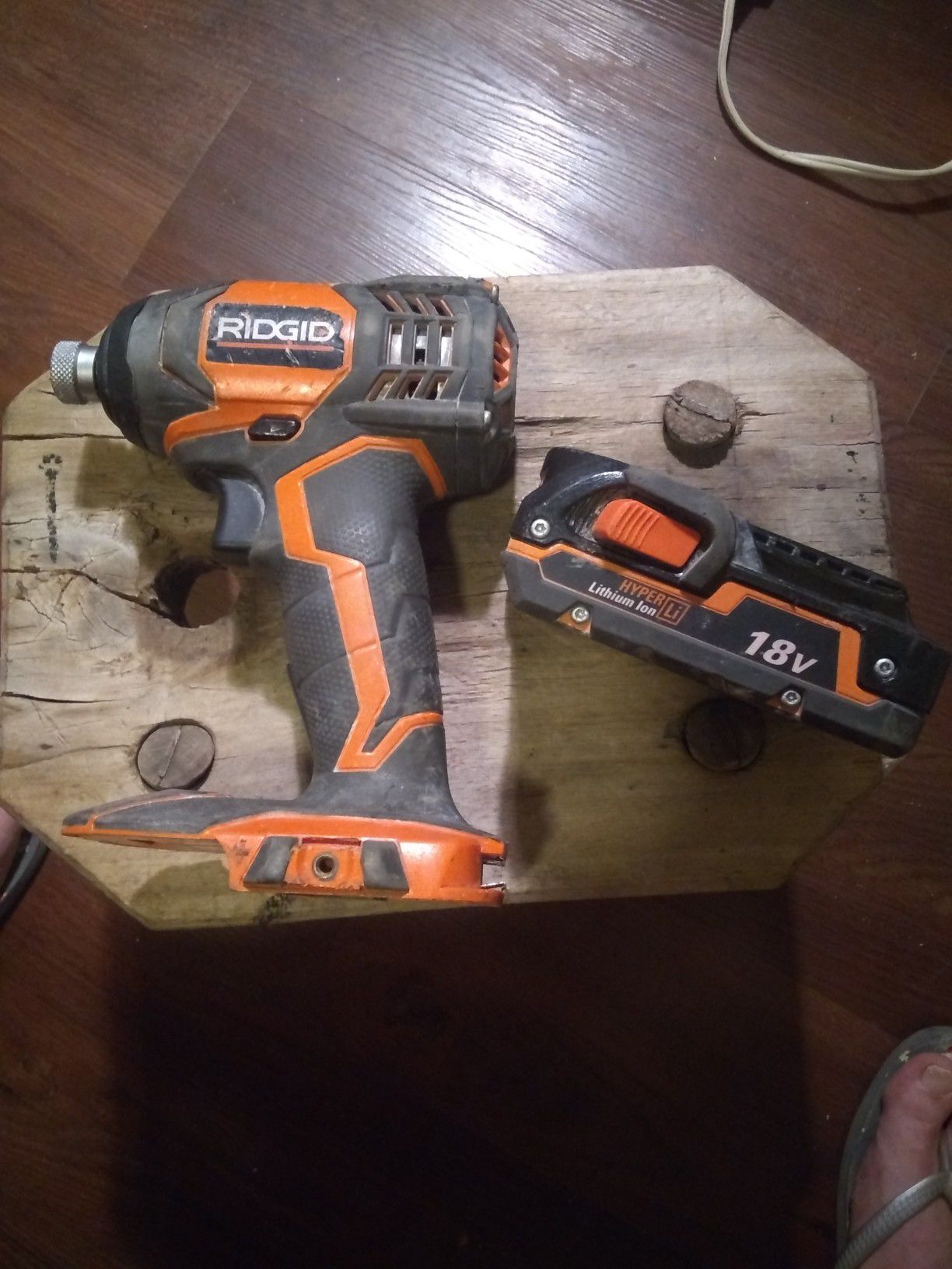 RIDGID IMPACT DRIVER "WITH BATTERY" 18 Volt lithium Ion Battery