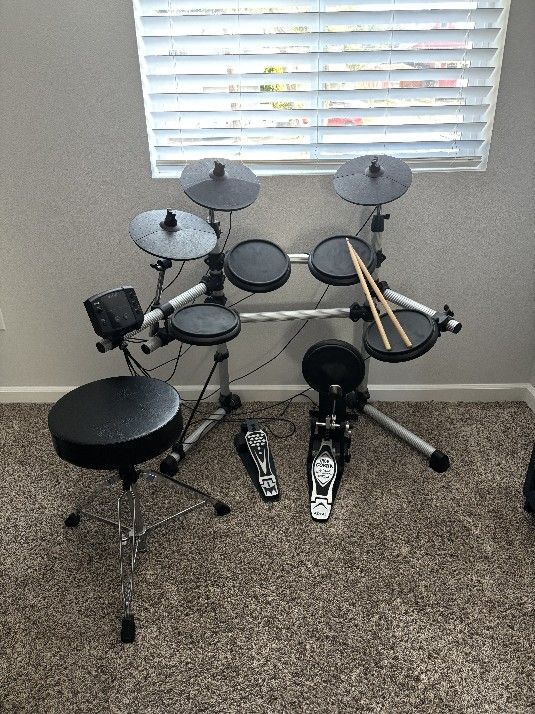 Simmons SD5X Electronic Drum kit