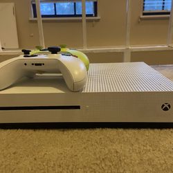Xbox One S New. Comes With 2 Controllers 