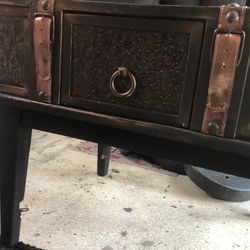 Decorative Table With One Drawer 