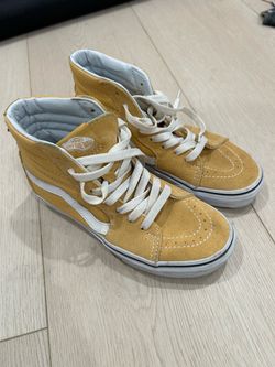 Women’s yellow high top vans