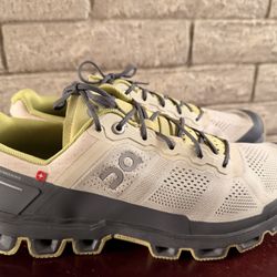 ONCLOUD shoe. Size 11 Men