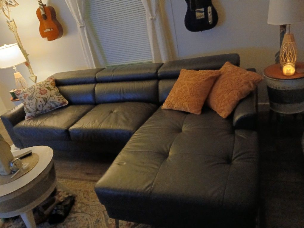 Leather Sectional Courch Fixed Cushions. Head Rests  Adjust.