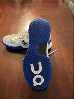 On Cloud "The Roger Pro" tennis shoes Men's Size 9.5