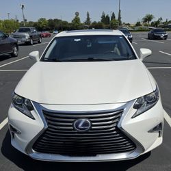 2016 Lexus ES 300h