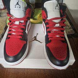 *NEW* AIR JORDAN 1MID