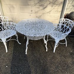 Shabby Chic Outdoor Table And Chairs 
