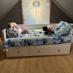 IKEA HEMNES Daybed With Pull Out Trundle And Mattresses 