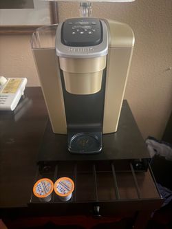 Kurig and coffee holder tray