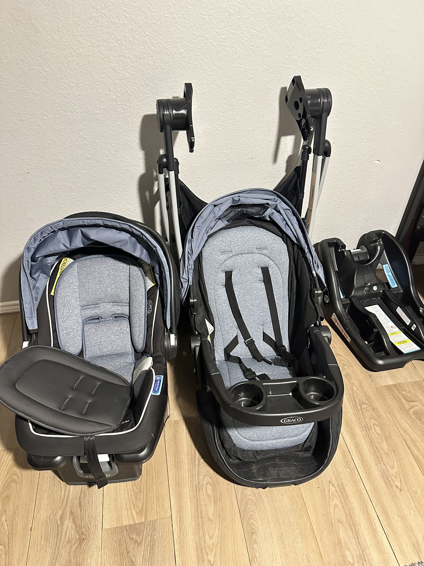 Graco Car Seat And Stroller (3 In One)