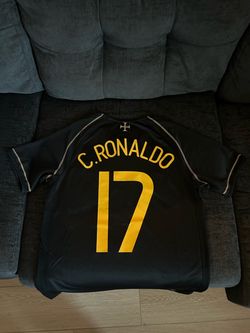 cristiano ronaldo jersey size small