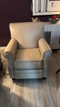 Paid $1700 asking $100 leather chair