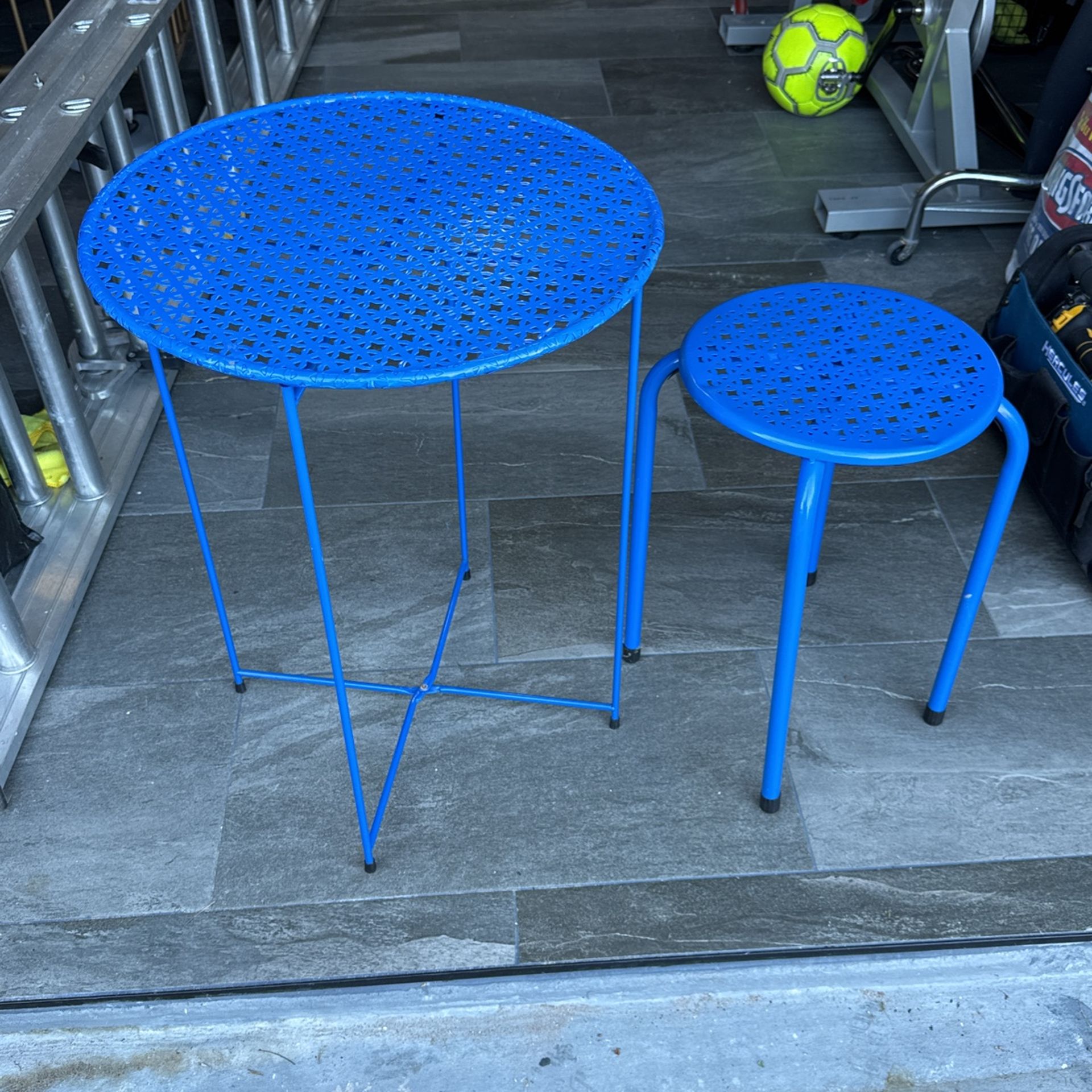 Small Table And Chair For Outside Patio