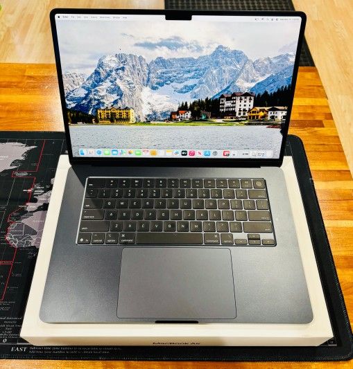 MACBOOK AIR 15” 2025 Apple M4 16GB 256GB SSD IN BOX With Warranty till 05/30/2026