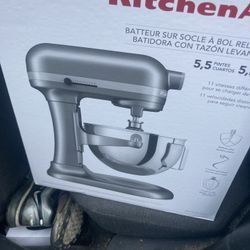 KitchenAid 5.5qt Mixer