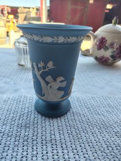 Vintage Wedgwood Blue Jasperware Footed Vase 5.5"