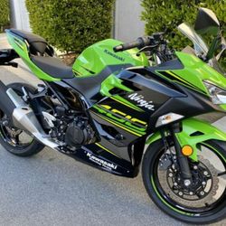 2018 Pocas millas kawasaki ninja 400 edicion limitada Team Racing
