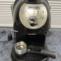 DeLonghi BAR32 Retro 15 Bar Pump Espresso and Cappuccino Maker Machine