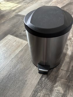 $12 Step On Waste Basket, Silver, And Black With Lid