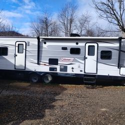 2016 Coleman Lantern Edition Toy Hauler 