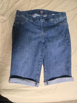 NYDJ pull-up shorts
