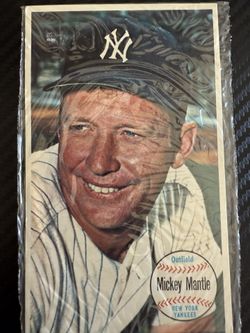 1964 Topps Giants #25 Mickey Mantle New York Yankees Baseball Card