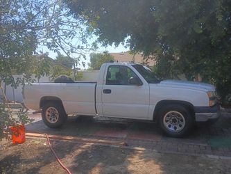 Chevrolet Silverado Regular Cab Pickup Truck