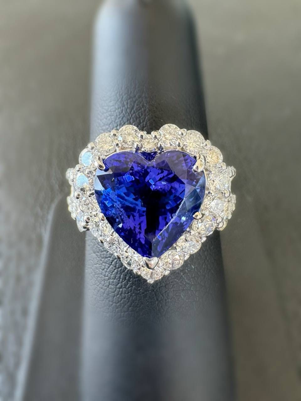 PT900 Platinum 6.17Ct Natural Tanzanite 1.79CTW Diamond Heart Engagement Ring sz 7.25
