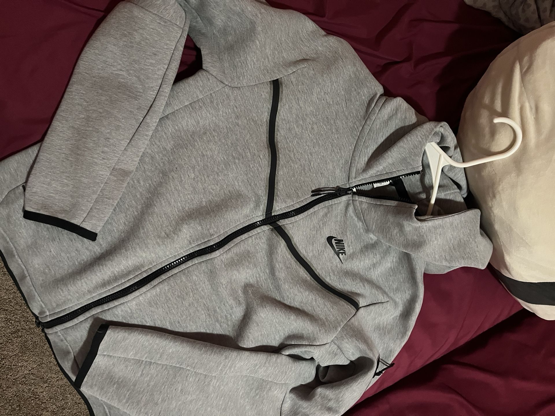 Size Small Grey Nike Tech